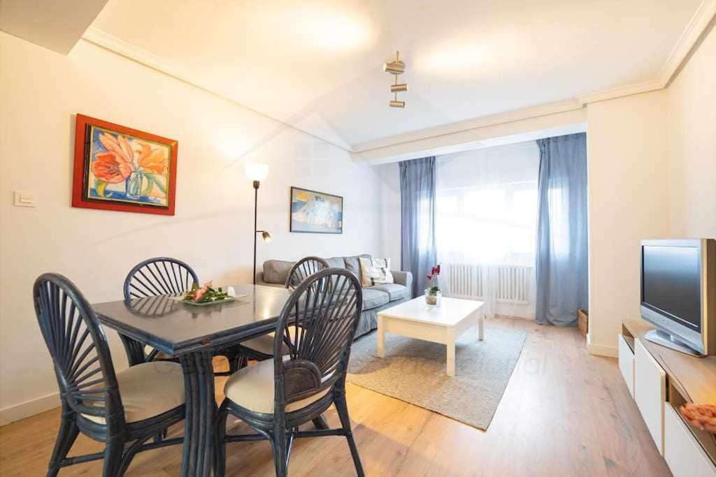 Appartamento El Carbayedo Avilés Esterno foto